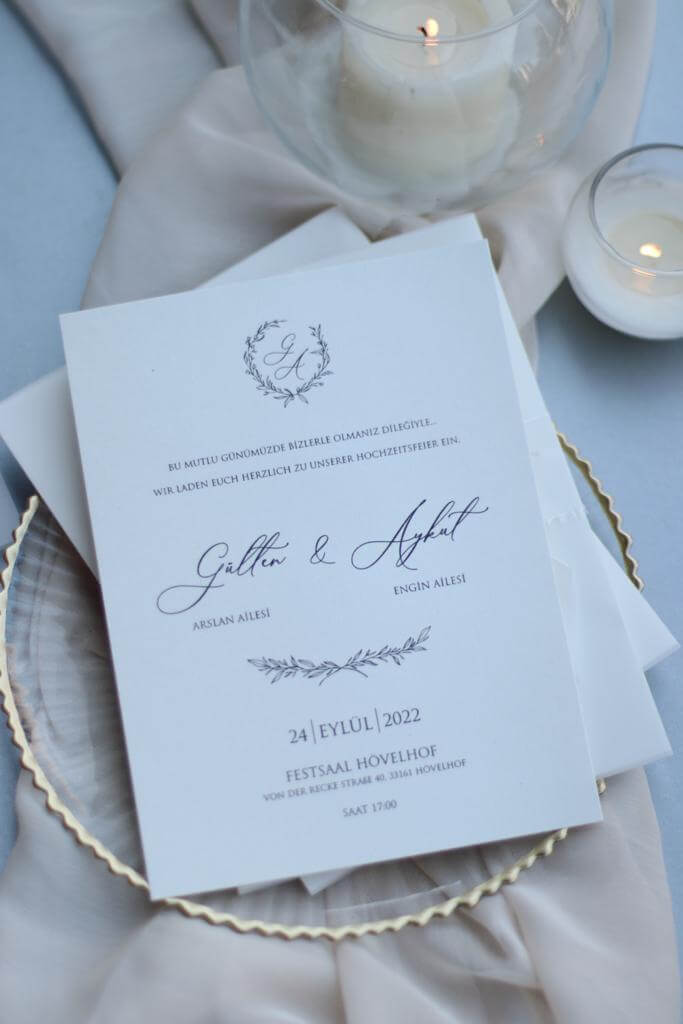 Invitation de mariage vintage en bleu clair avec sceau de cire