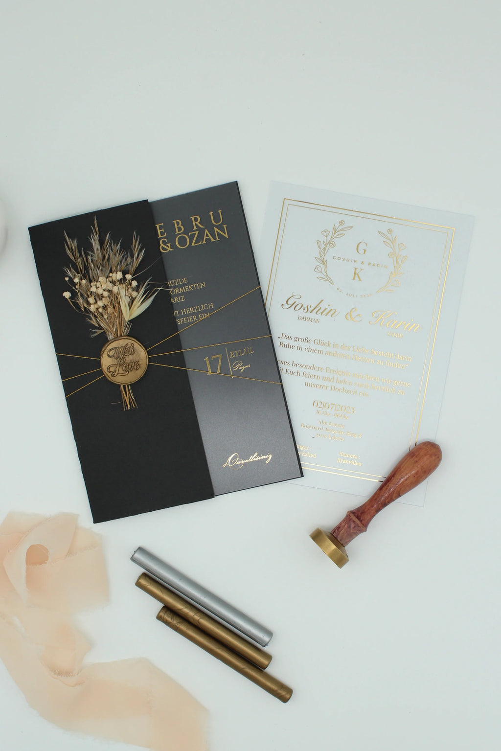 Luxury Wedding Invitation in Black with Dried Flowers