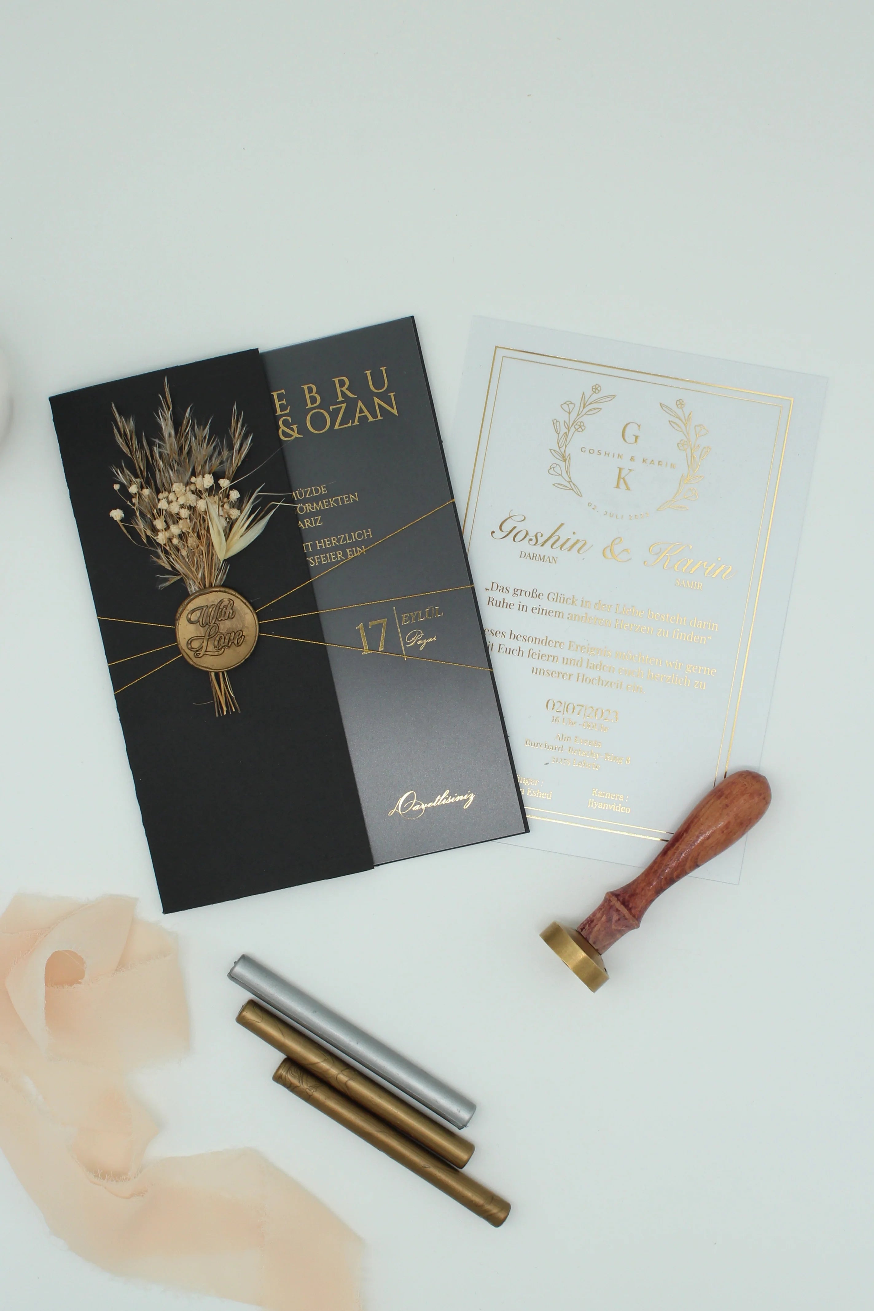 Luxury Wedding Invitation in Black with Dried Flowers