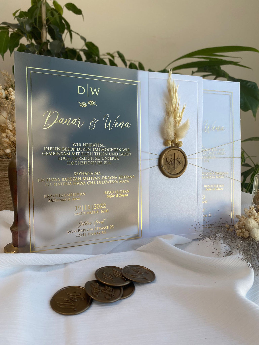 Luxury Acrylic Wedding Invitation with Dried Flowers