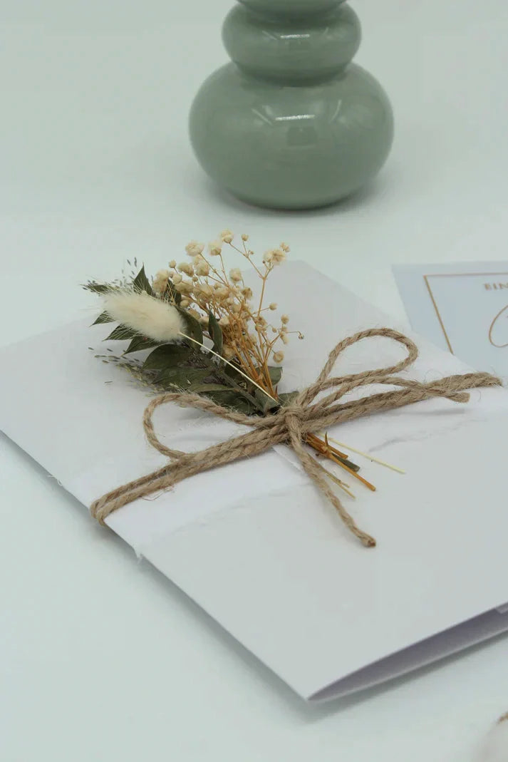Invitation de mariage de luxe avec fleurs séchées