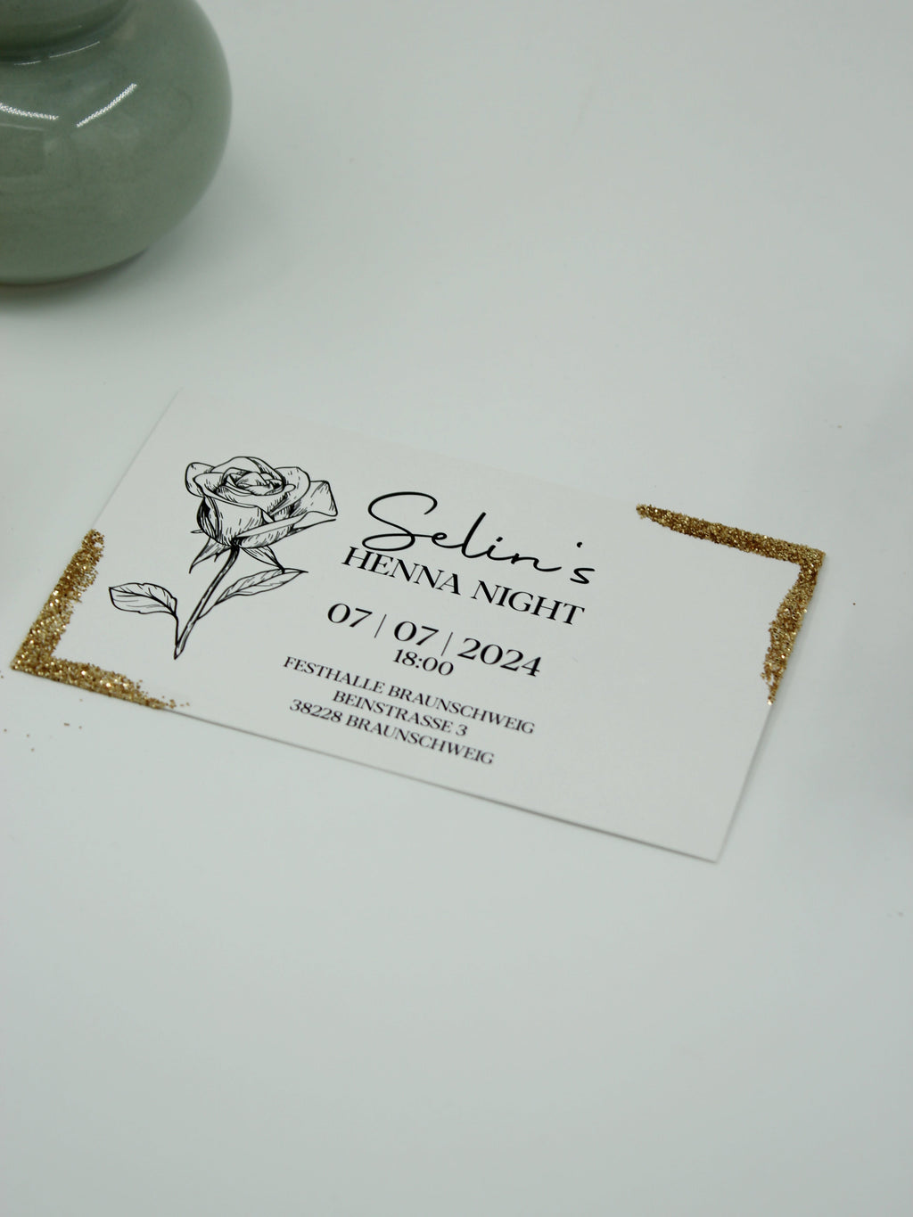 Carte de Henna de Luxe en Blanc avec Cadre Doré
