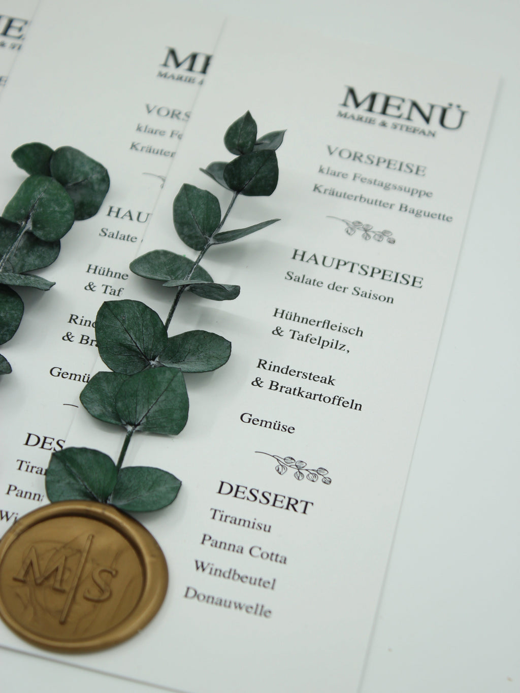 Botanische Menükarte in Weiß mit goldener Wachssiegel