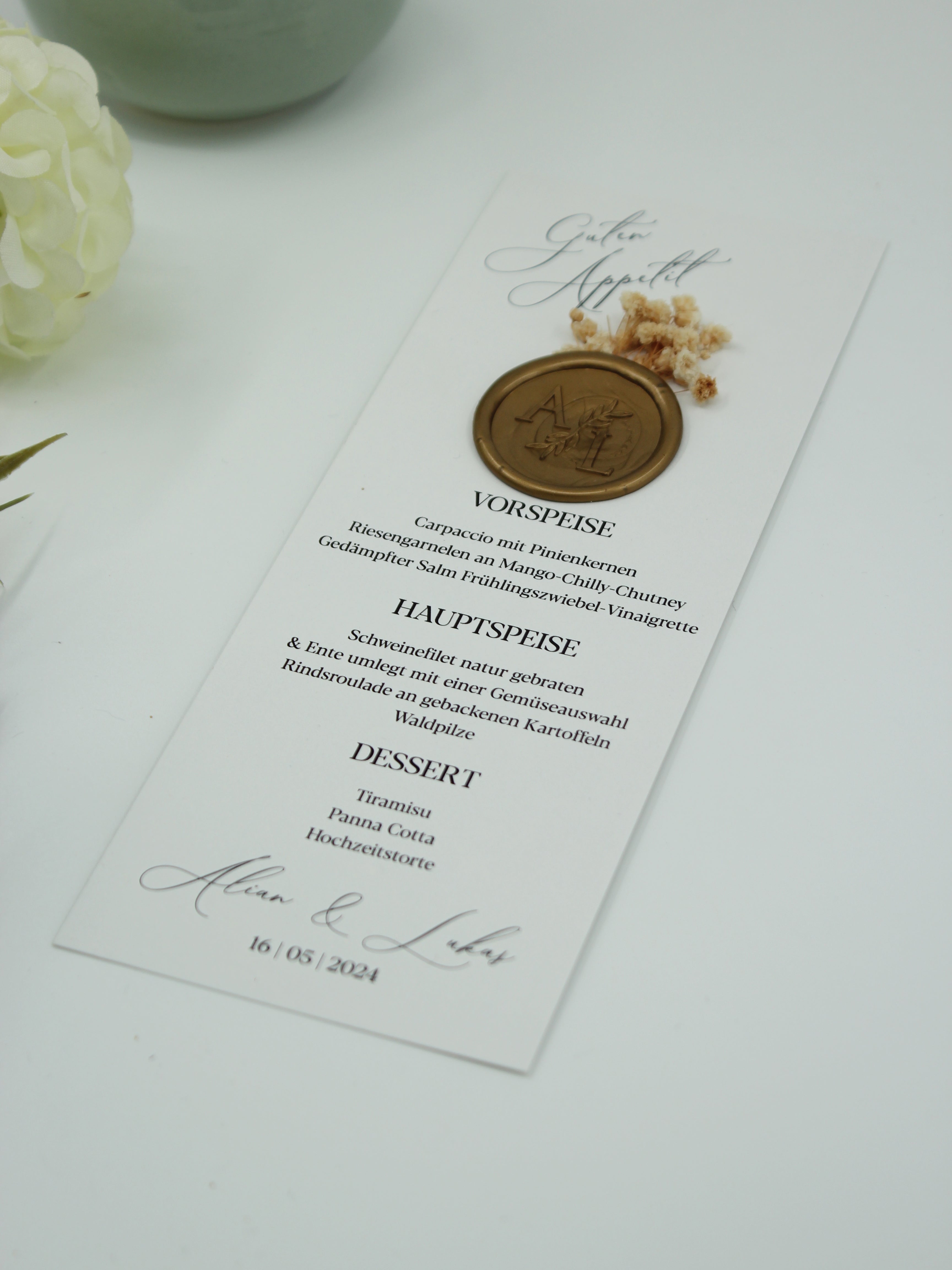 Carte de Menu Classique en Blanc avec Sceau de Cire Doré