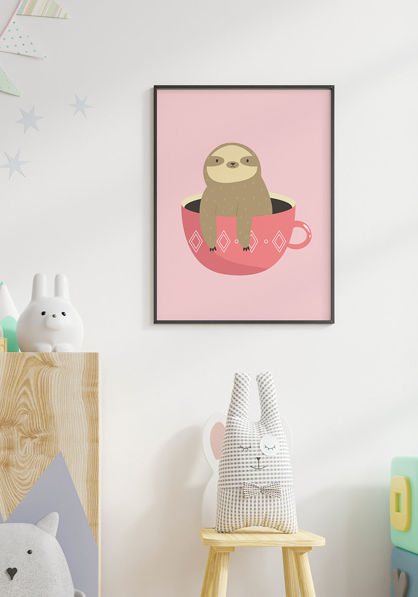 Illustration Poster Kinder Faultier in Tasse im Kinderzimmer