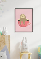 Illustration Poster Kinder Faultier in Tasse im Kinderzimmer