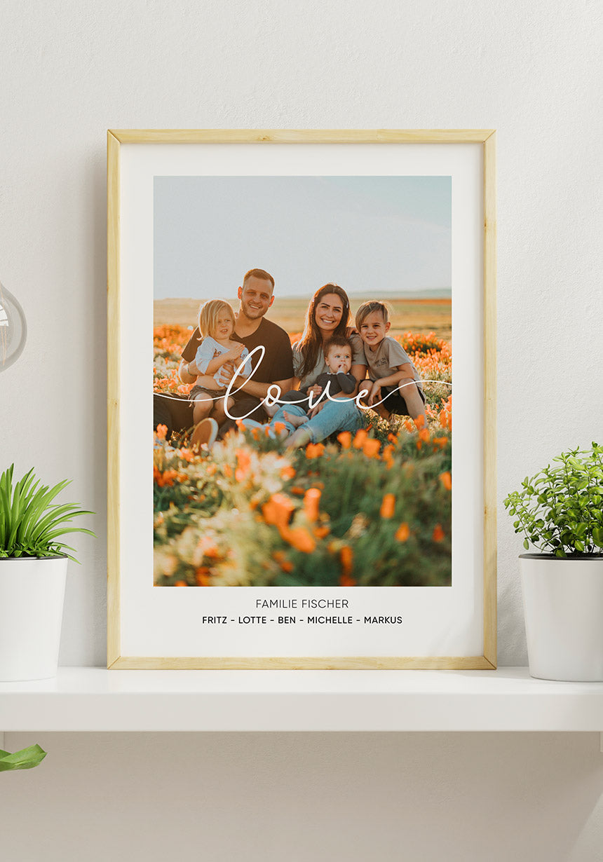 personalisierbares Poster Love mit Bild und Namen im Holzrahmen