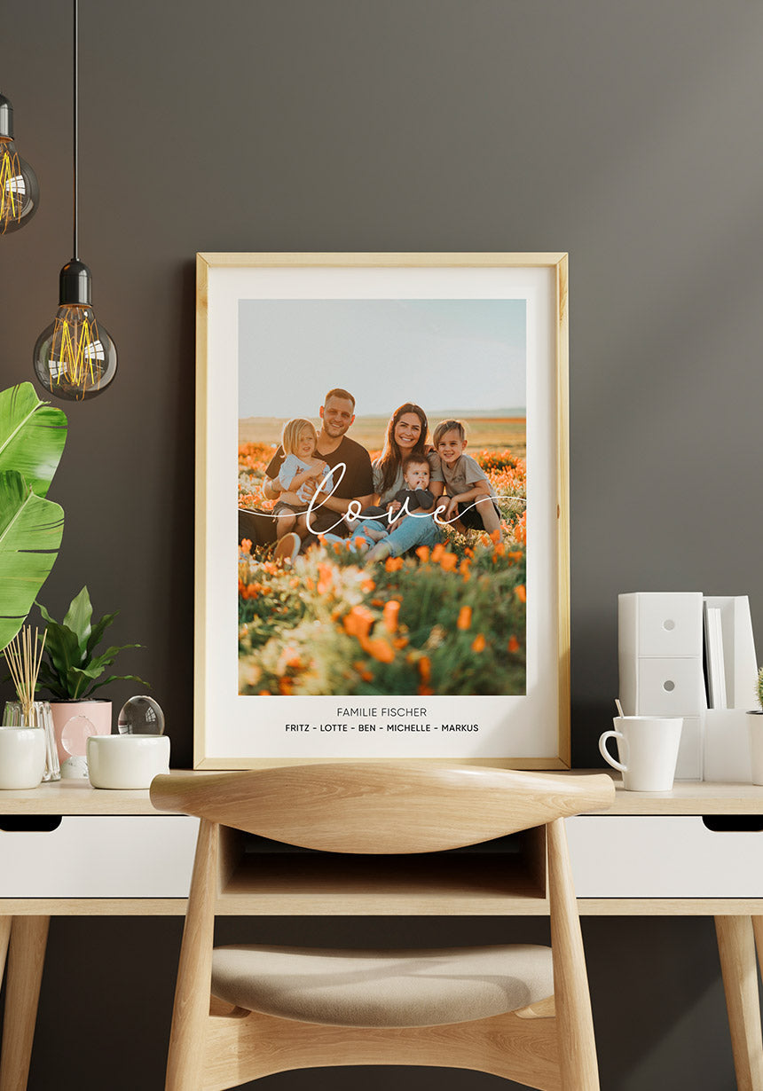 personalisierbares Poster Love mit Bild und Namen am Arbeitsplatz