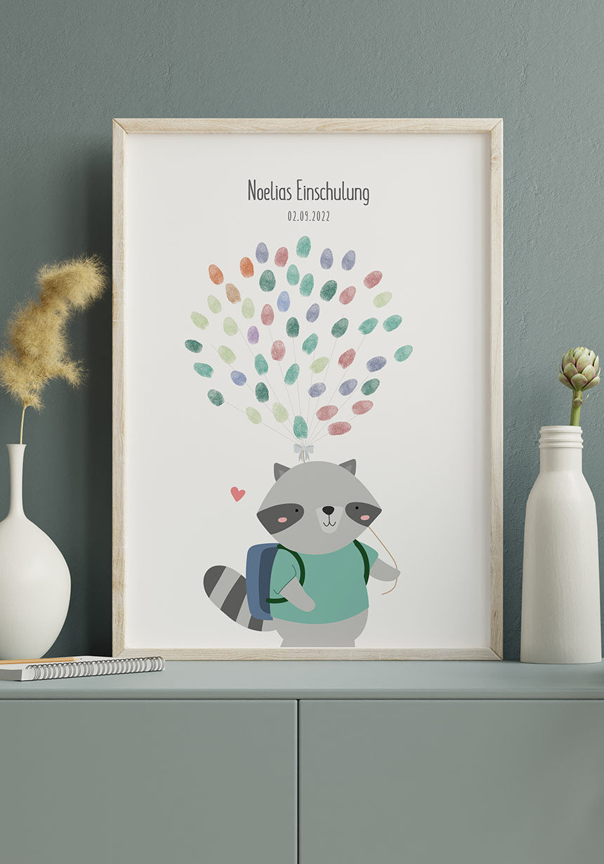 Poster Fingerabdruck Einschulung Waschbär im weißen Rahmen