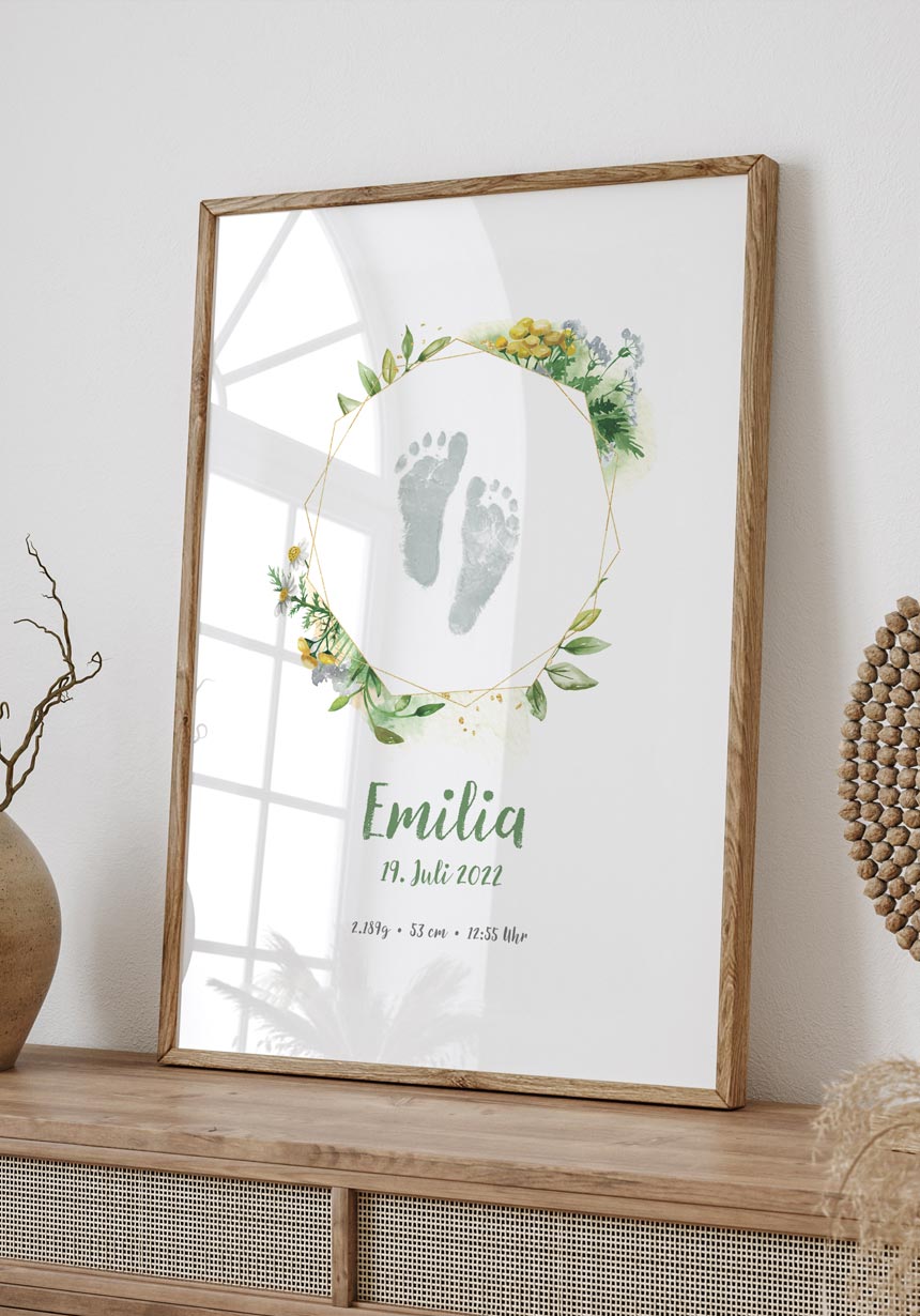 Personalisiertes Fußabdruck-Geburtsposter mit Blumen als Geschenk