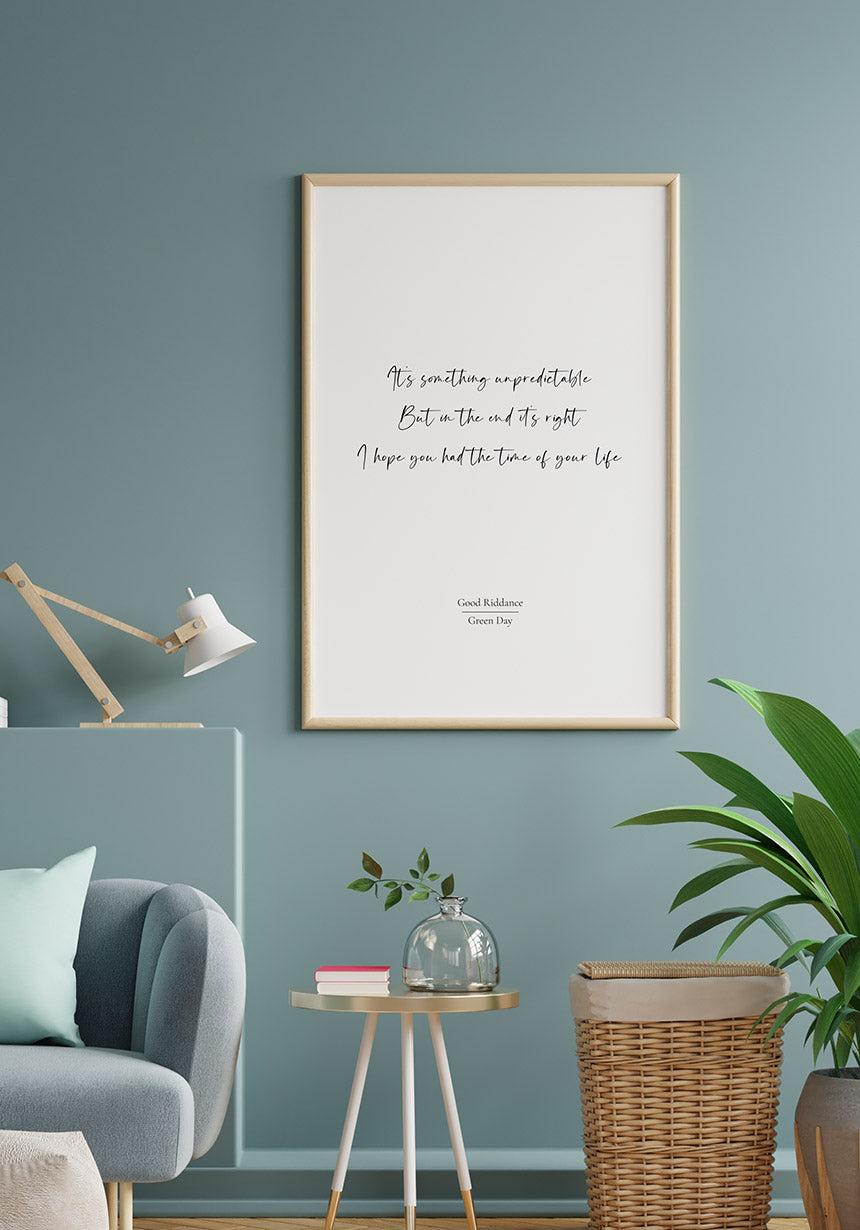 Lyric Poster Green Day Good riddance next to sofa
