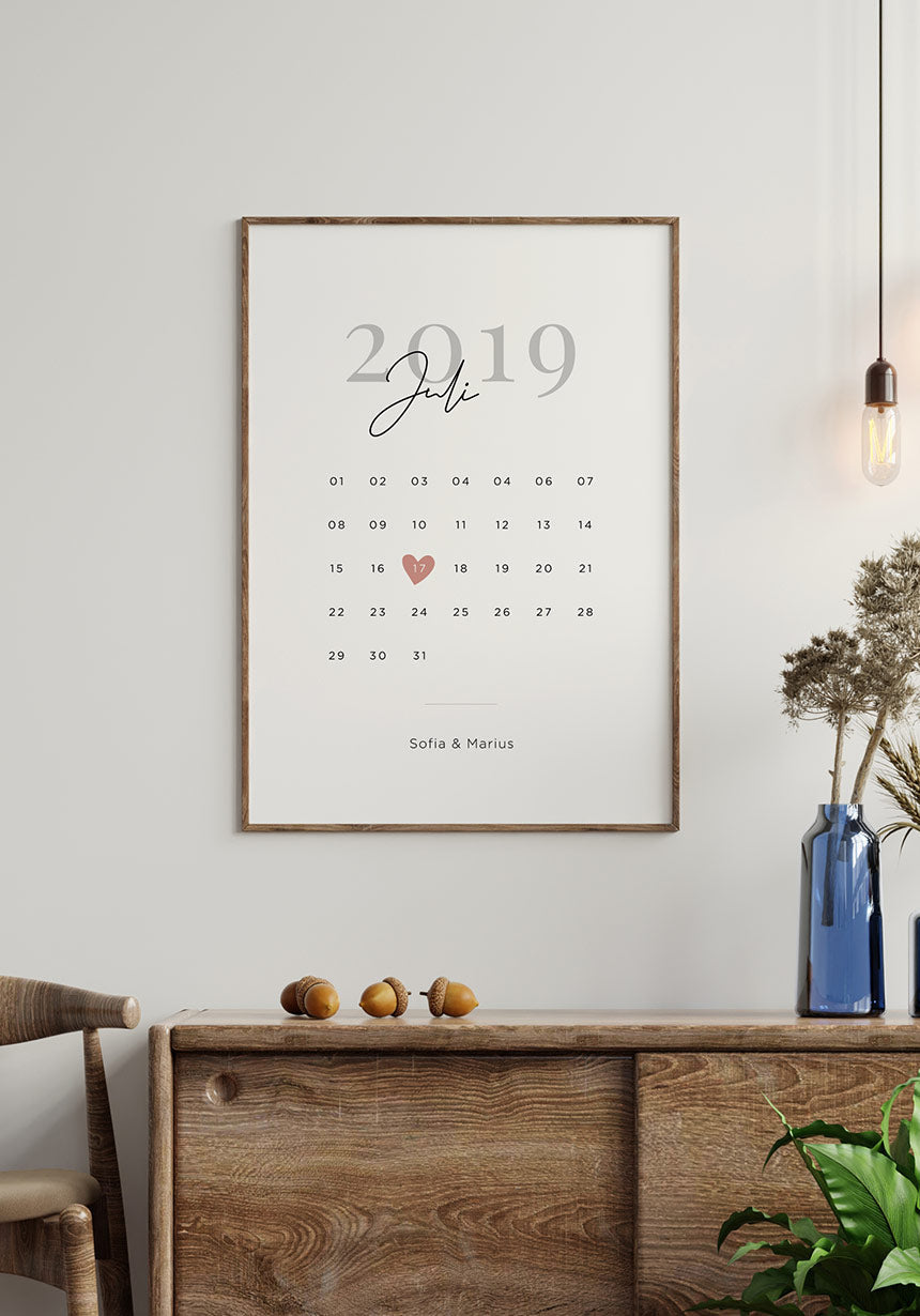Personalisierbares Poster Kalender Jahrestag im Holzrahmen