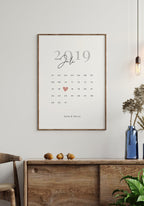 Personalisierbares Poster Kalender Jahrestag im Holzrahmen