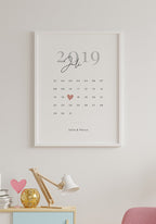 Personalisierbares Poster Kalender Jahrestag im weißen Rahmen