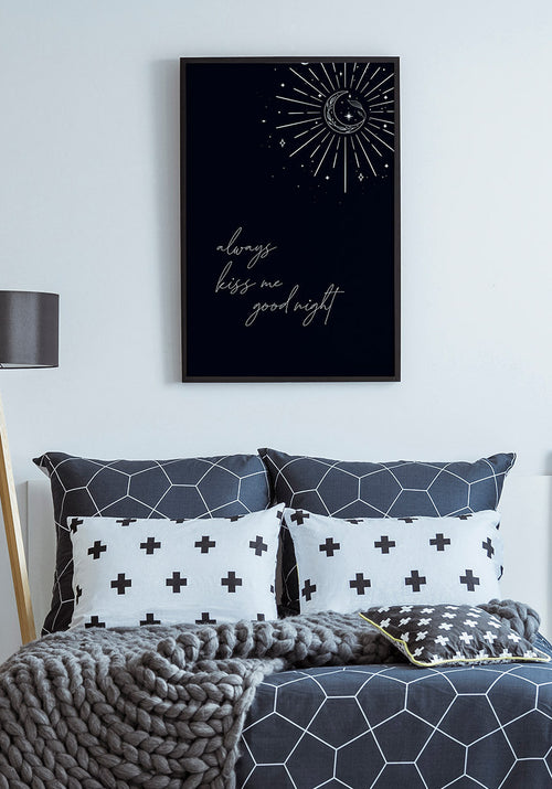 'Always kiss me good night' Typografie Poster schwarz